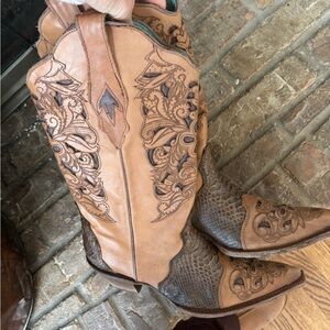 Corral Leather Inlay Python Handcrafted Boots Snip Toe Size 9M Western Cowboy